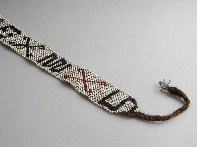 EA/240/69 -
hoofdband