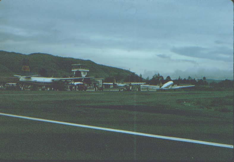 BD/37/69 - 
Overzicht Sentani Airport
