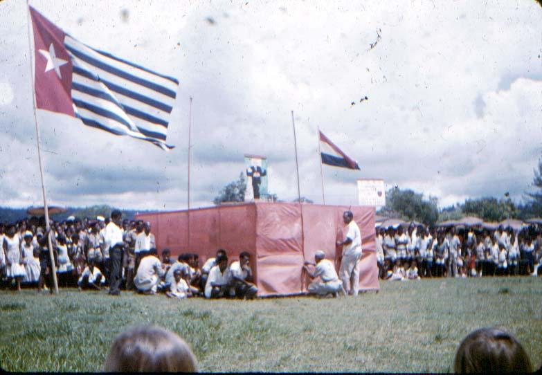 BD/7/5 - 
Opvoering van de ontwikkeling van West Papoea (5)

