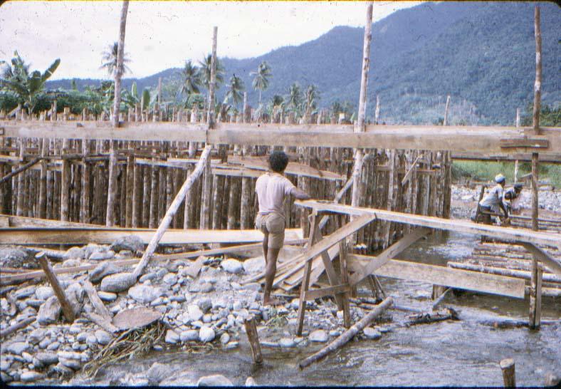 BD/37/128 - 
bridge at Sentani: natural disasters 10
