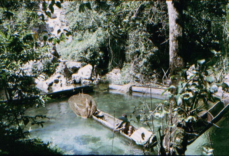 BD/37/135 - 
Canoes Wissel Lakes
