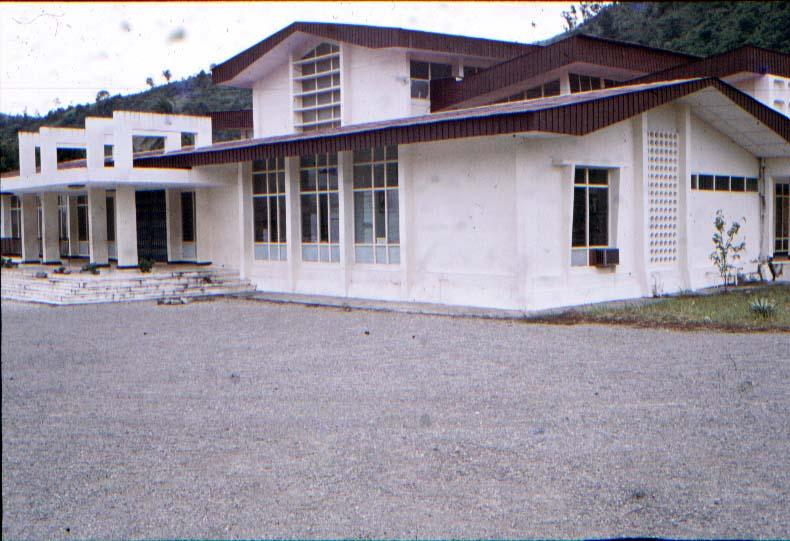 BD/37/287 - 
Het museum in Abepura

