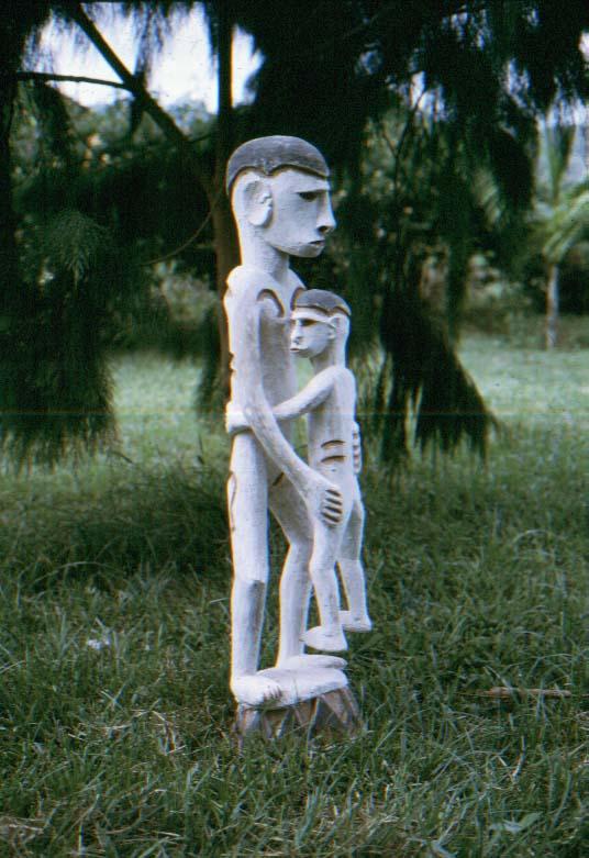 BD/37/82 - 
Mensfiguur, moeder met kind
