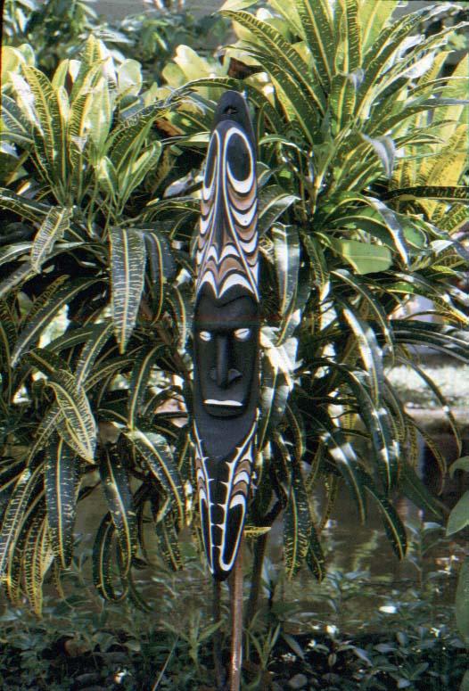 BD/37/87 - 
Sepik Carvings
