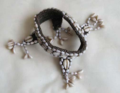 EA/59/19 - 
arm ornament 
