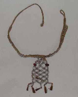 EA/67/20 - 
neck ornament 
