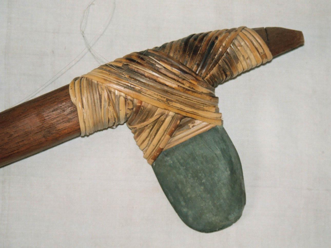 EA/114/2 - 
axe
