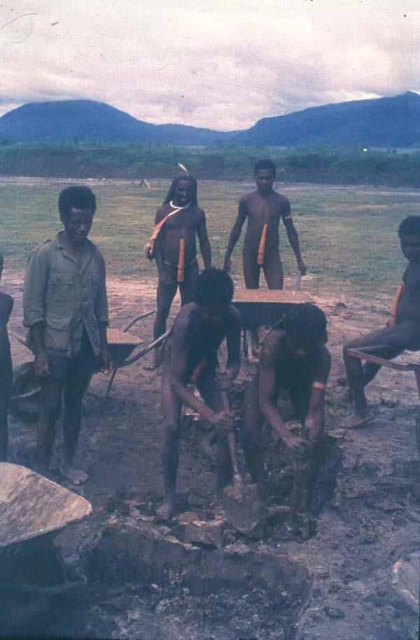 BD/67/64 - 
People of the Wissel Lakes
