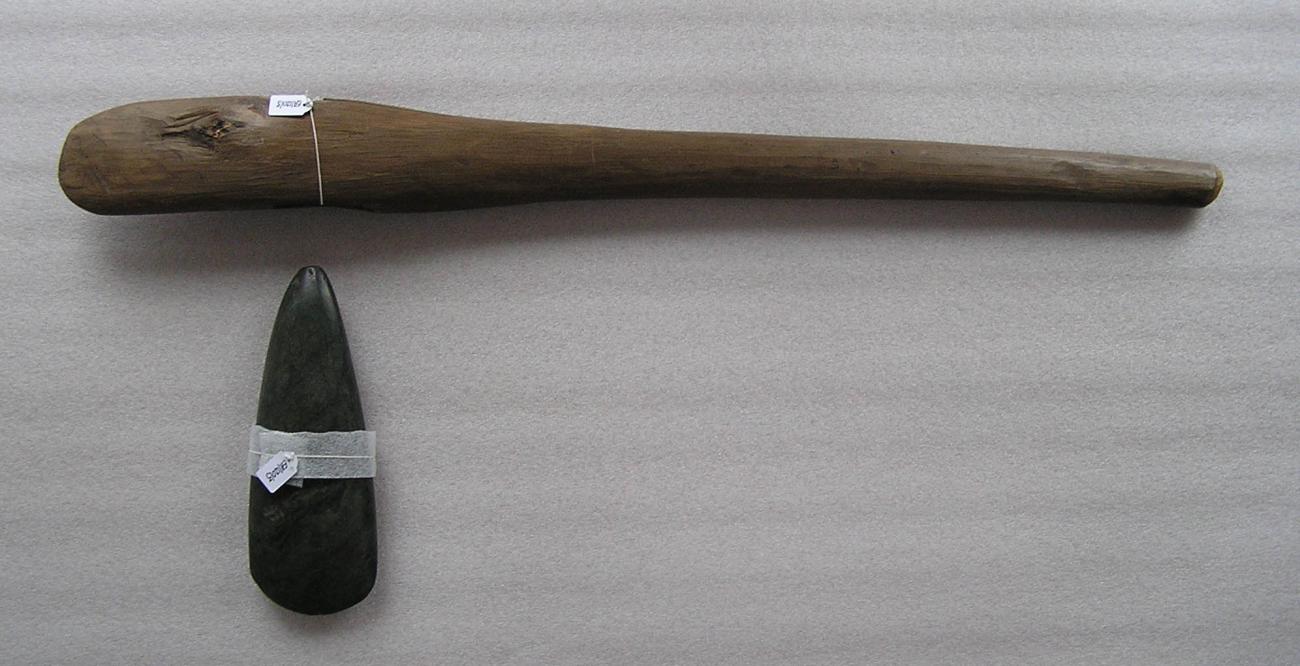 EA/120/3 - 
axe
