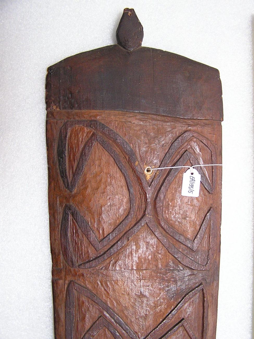 EA/135/5 - 
shield
