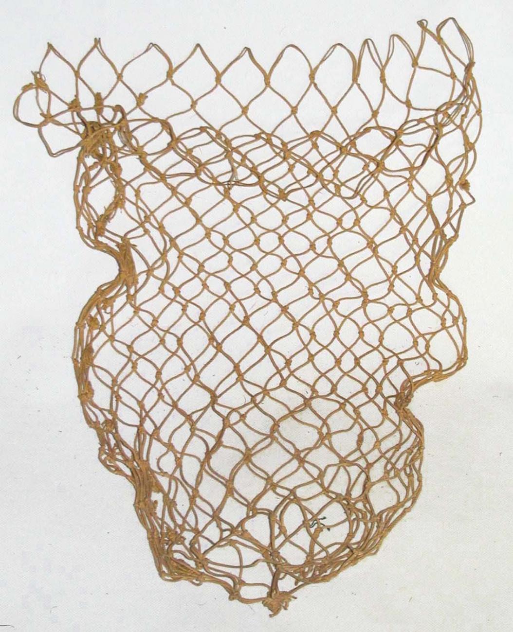 EA/20/9 - 
carrying net
