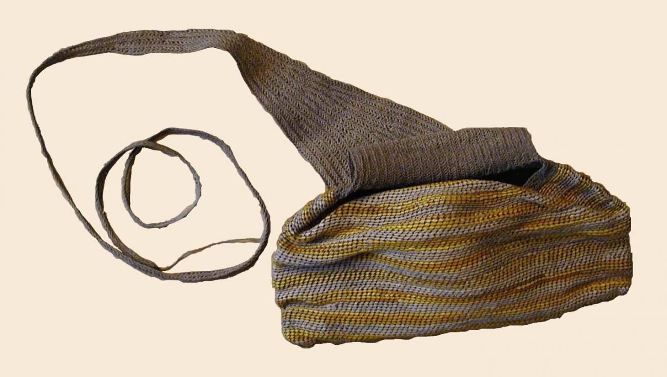 EA/25/1 - 
purse
