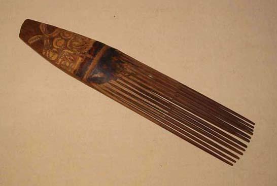 EA/61/5 - 
hiasan rambut: sisir
