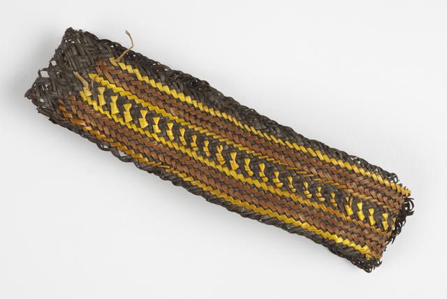 EA/99/29 - 
arm ornament
