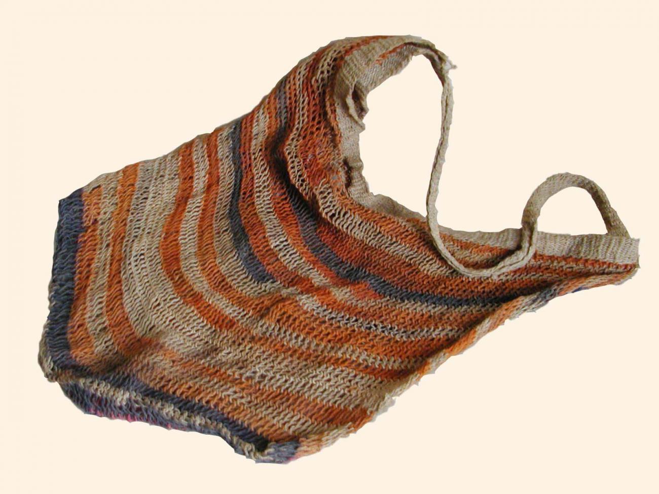 EA/99/39 - 
string bag 
