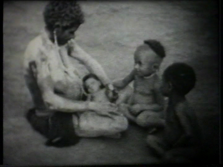 FI/1200/100 -
Childhood rivalry in Bali and New Guinea