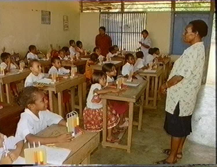 FI/1200/126 - 
Papuans between yesterday and tomorrow

