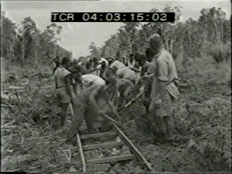 FI/1200/150 - 
Nieuw-Guinea Kroniek 4: Waar nog zoveel te doen is
