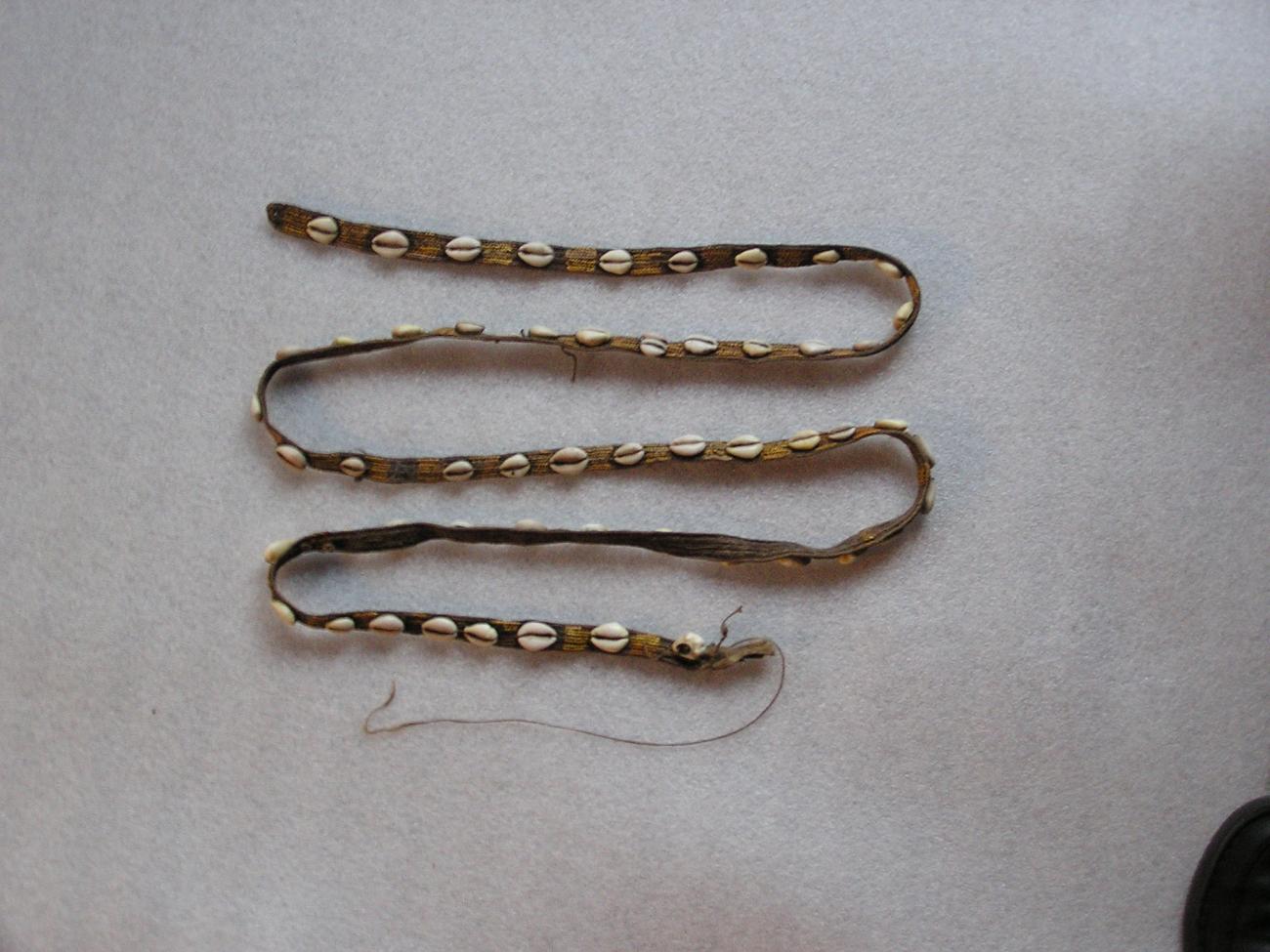EA/142/5 - 
schelpenband
