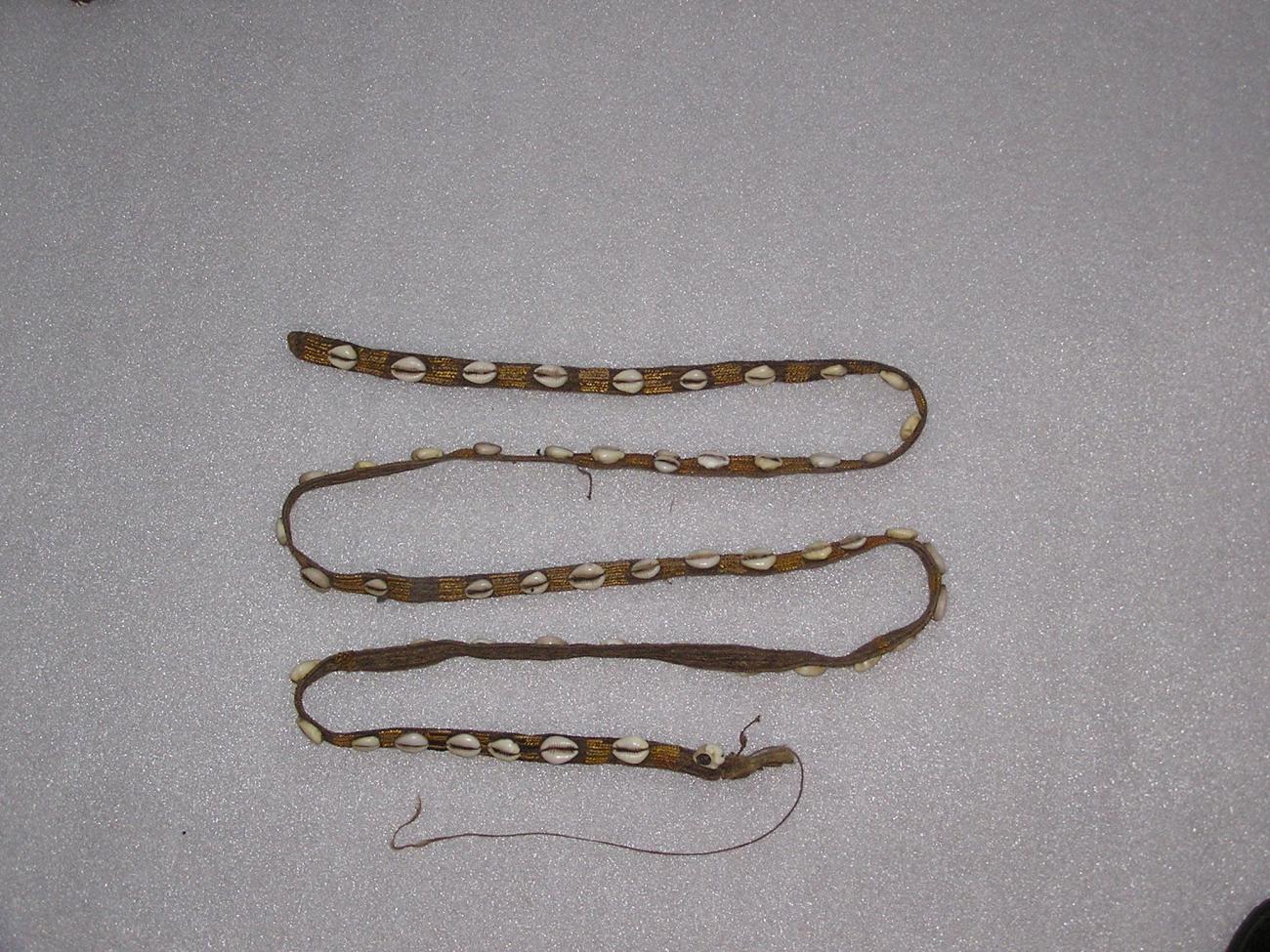 EA/142/5 - 
schelpenband
