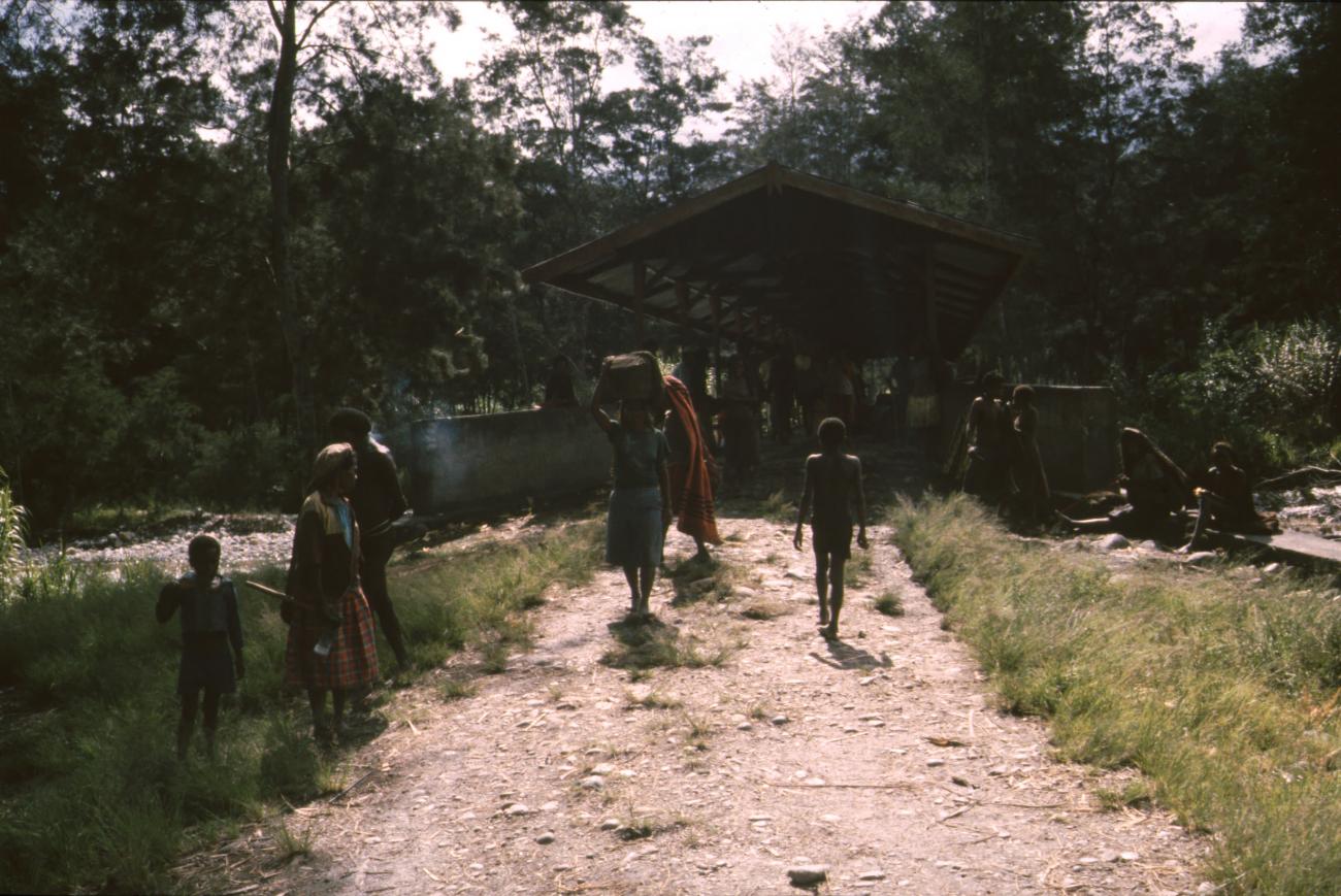 BD/166/225 - 
People on a path

