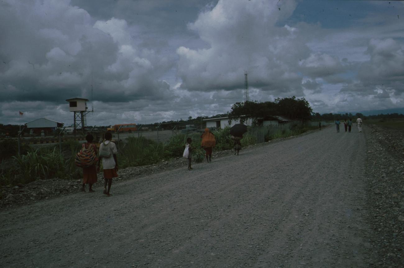 BD/166/228 - 
The road next to the airport
