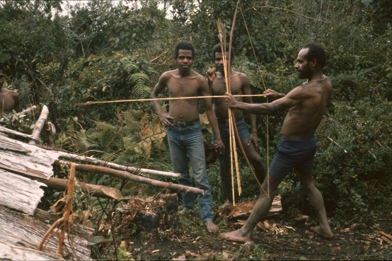 BD/166/25 - 
Man with bow and arrow ready to attack

