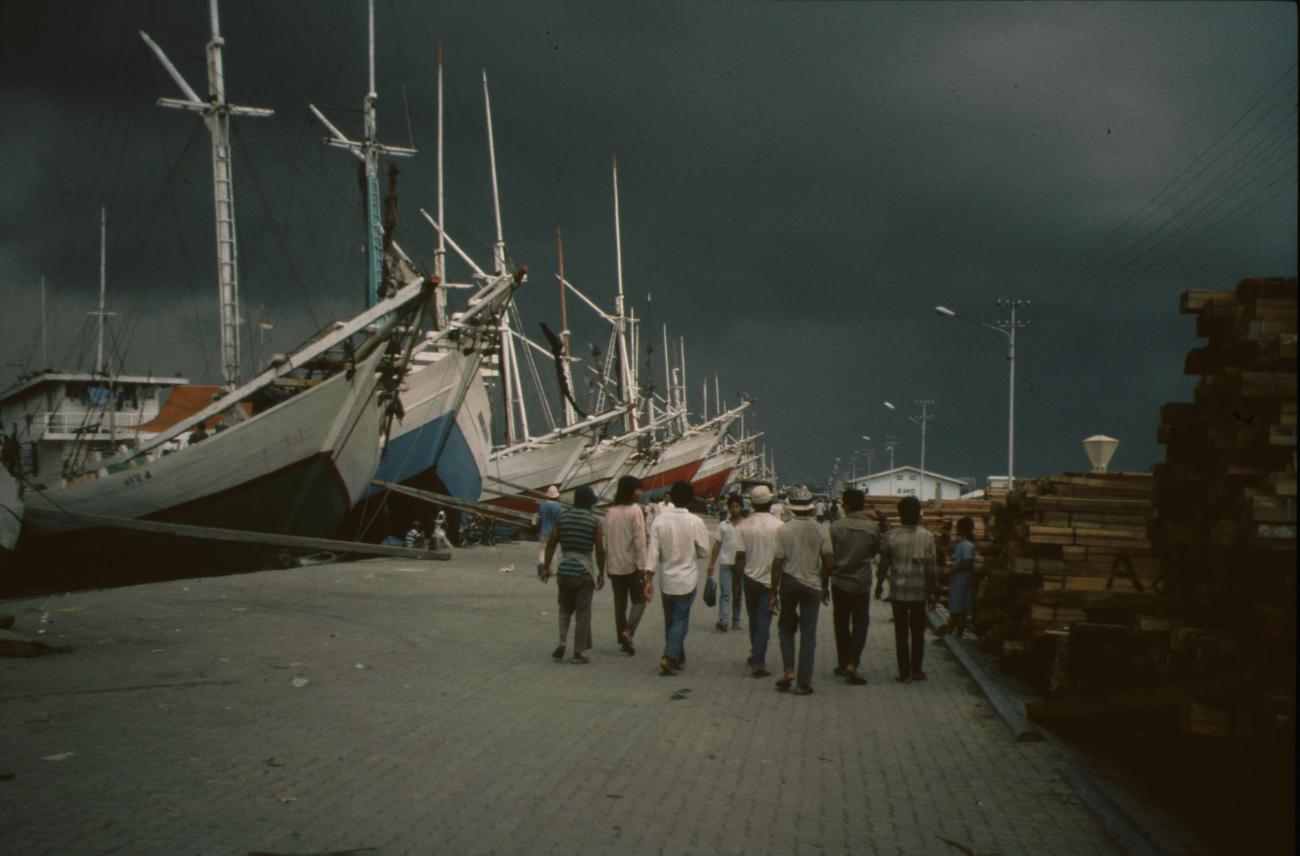 BD/166/274 - 
Dark clouds over the port
