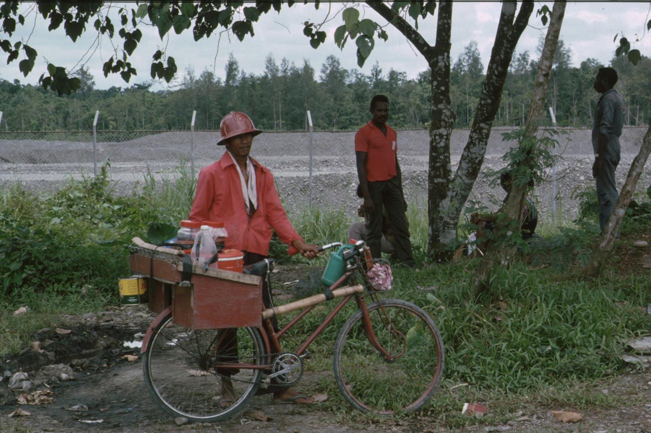 BD/166/296 - 
Vendor by bike
