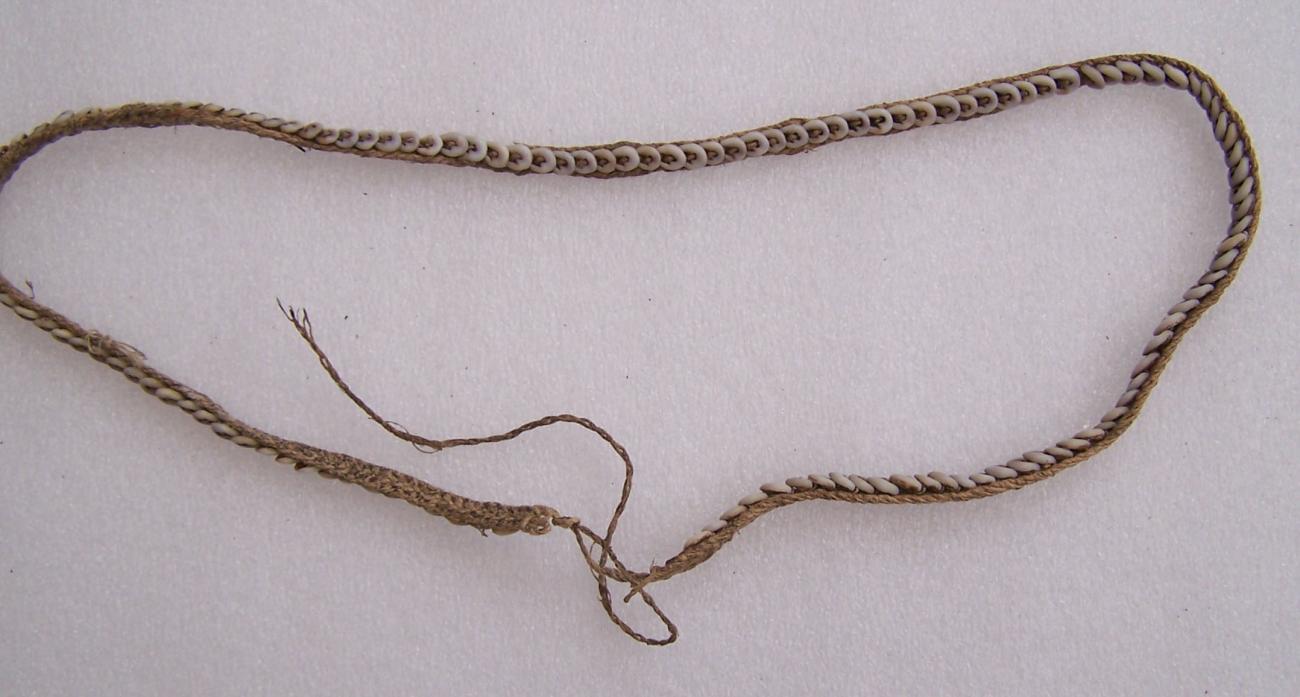 EA/174/66 -
schelpenketting