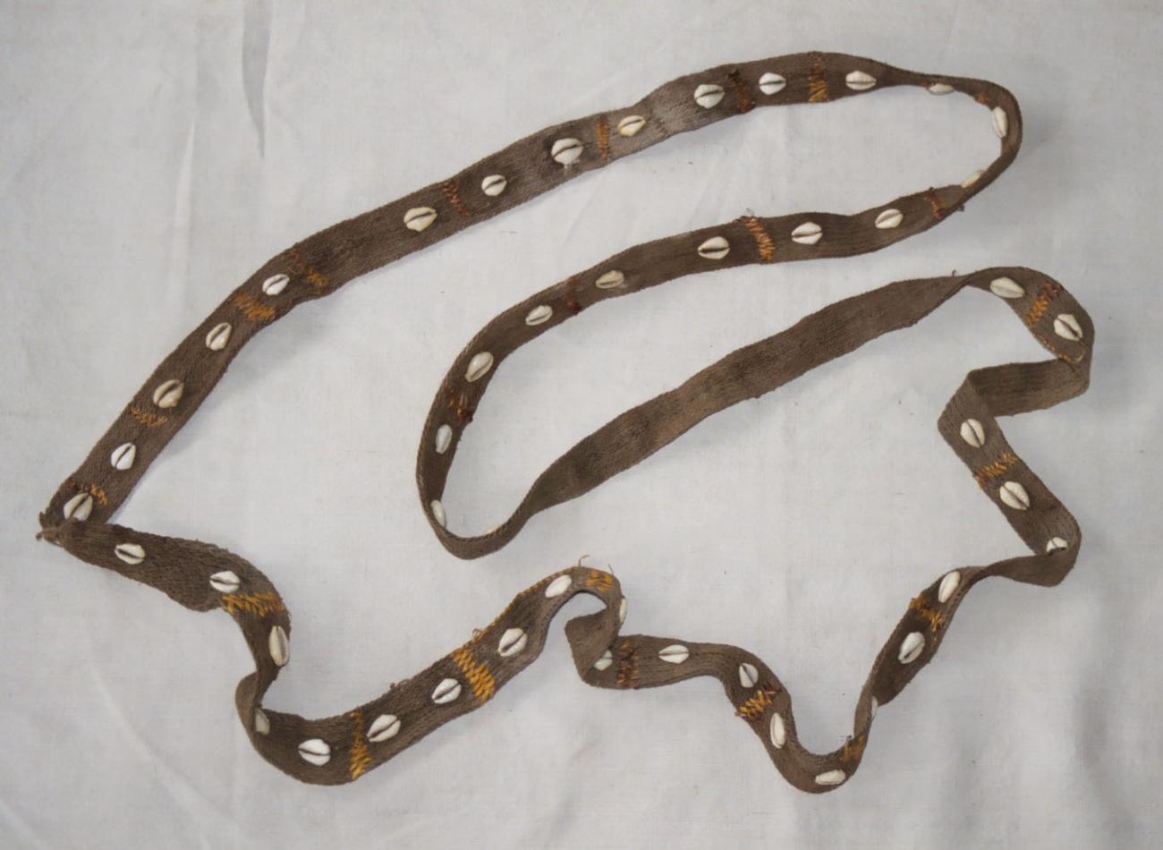 EA/131/6 - 
shell strap
