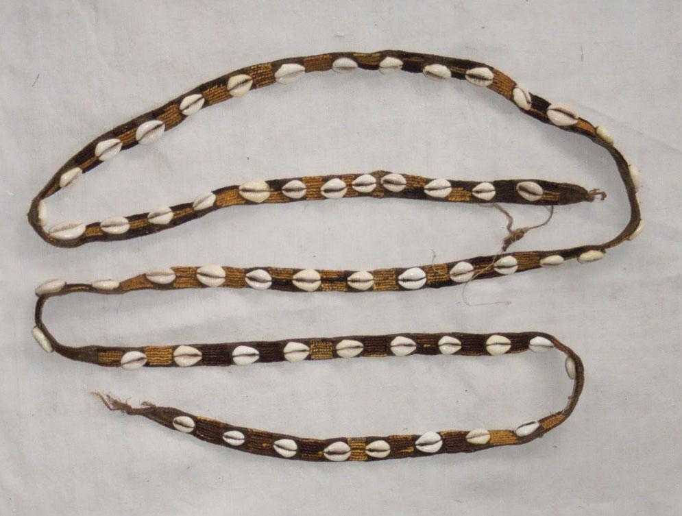 EA/131/7 - 
shell strap
