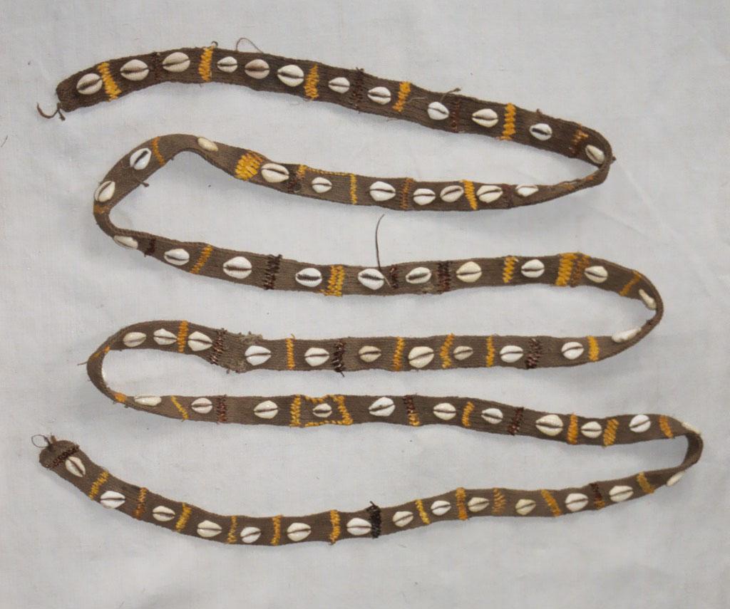 EA/131/8 - 
shell strap
