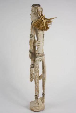 EA/196/8 - 
group statue
