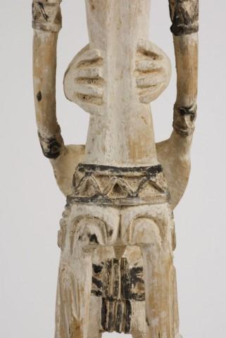 EA/196/8 - 
group statue
