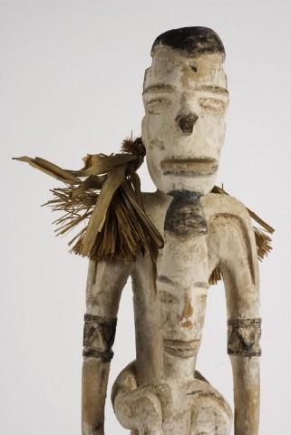 EA/196/8 - 
group statue
