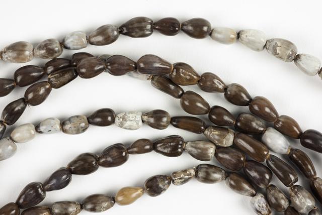 EA/253/41 - 
necklace

