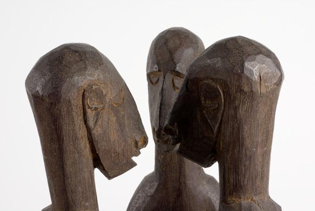 EA/260/4 - 
group statue
