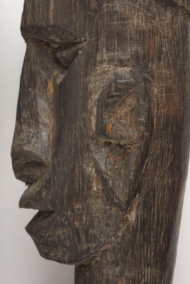 EA/260/5 - 
group statue
