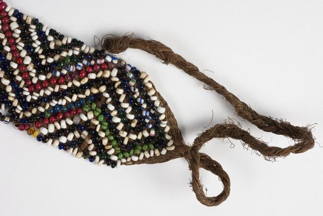 EA/256/13 - 
headband
