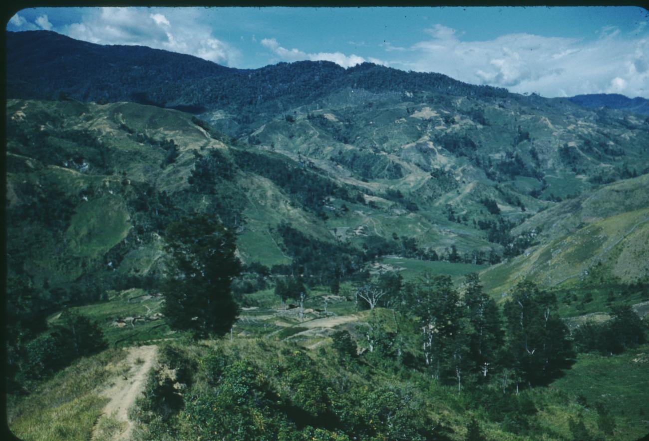 BD/209/1015 - 
Valley
