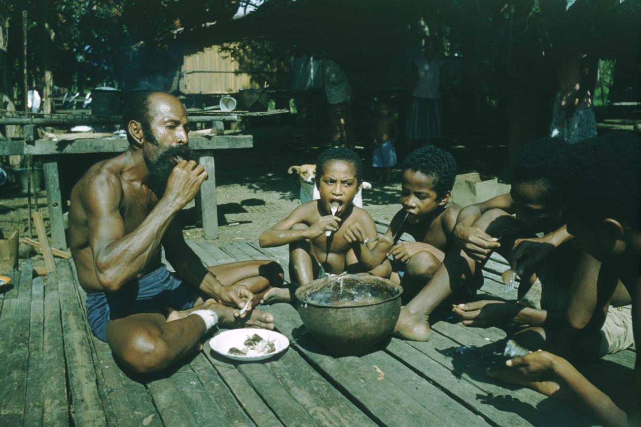 BD/209/4079 - 
Sago-cultures
