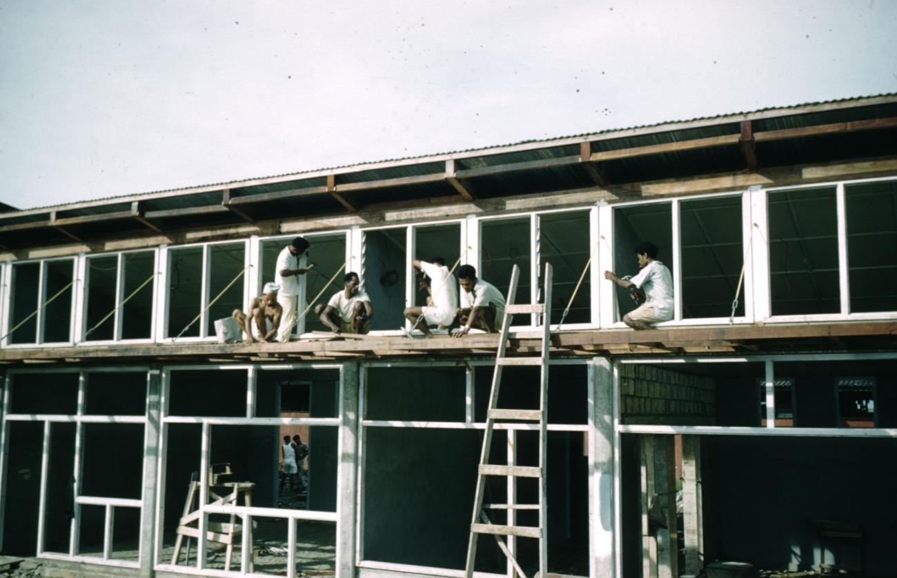 BD/209/7134 -
Tijdelijk gebouw Nieuw Guinea Raad