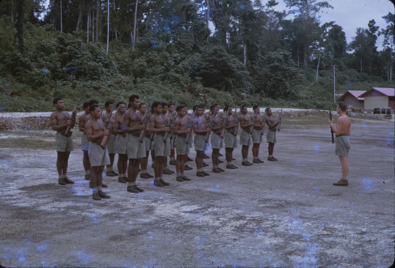 BD/209/9135 -
Opleidingskamp Papoea Vrijwilligers Korps te Manokwari