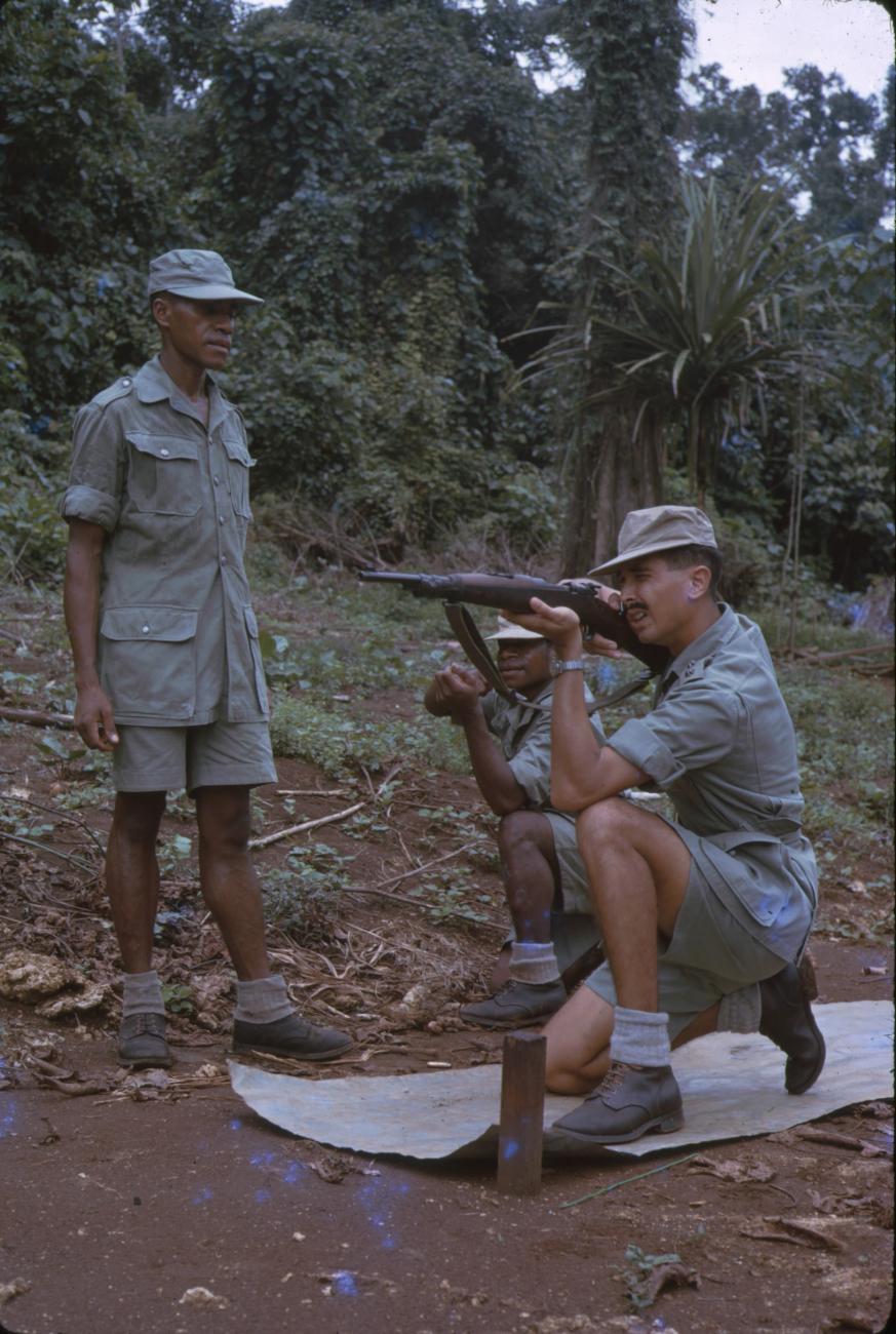 BD/209/9202 -
Opleidingskamp Papoea Vrijwilligers Korps te Manokwari