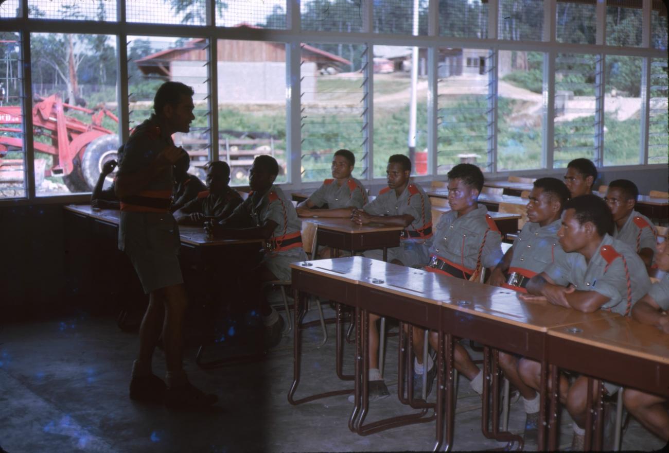 BD/209/9204 -
Opleidingskamp Papoea Vrijwilligers Korps te Manokwari