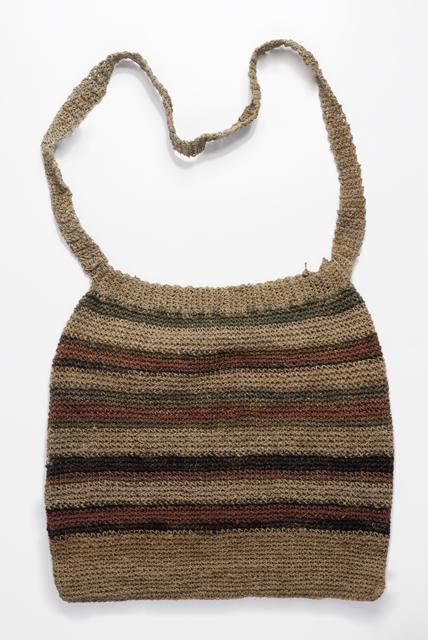 EA/131/76 - 
bag
