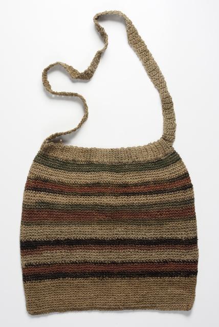 EA/131/76 - 
bag
