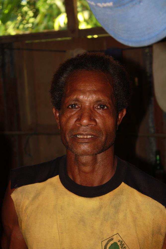 BD/153/100 -
man uit Opiaref - Biak