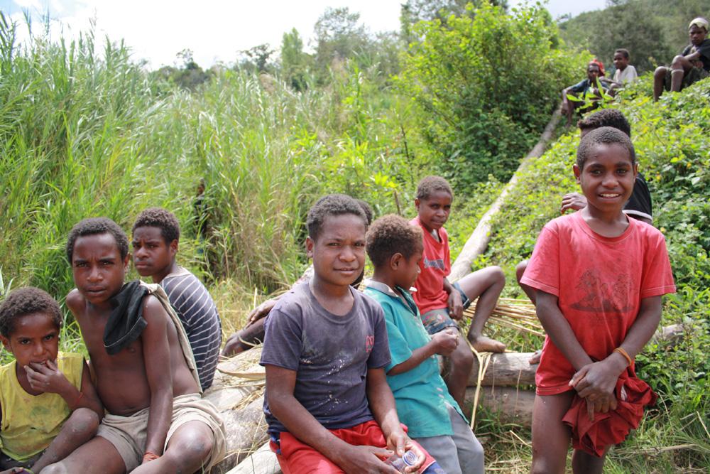 BD/153/27 - 
kinderen in de Baliemvallei
